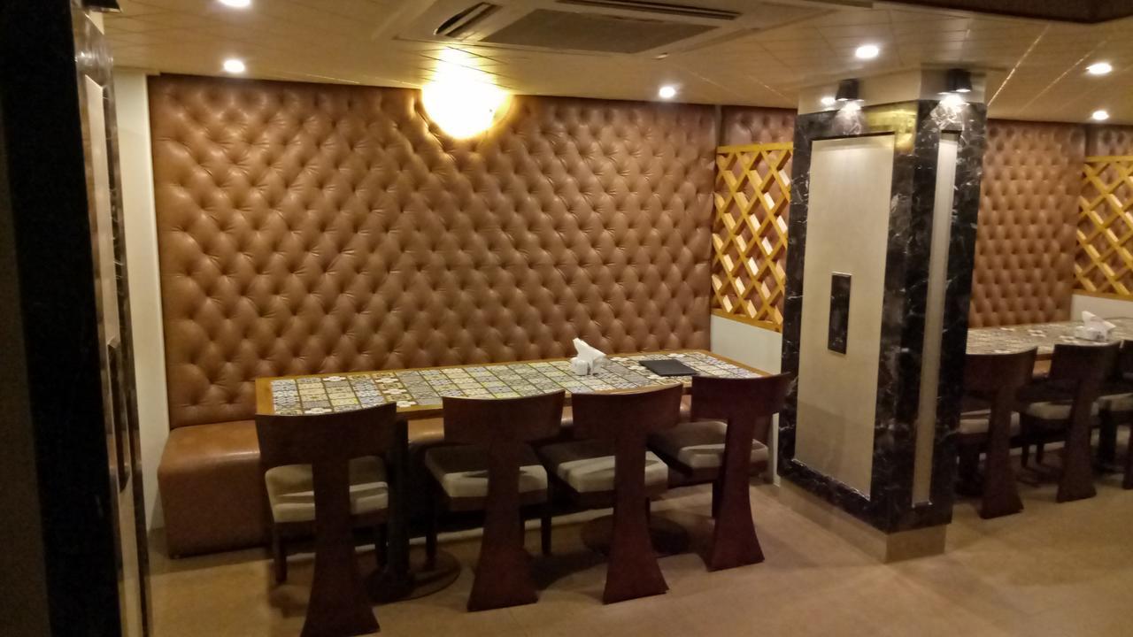 Hotel Umesh Даман Екстер'єр фото